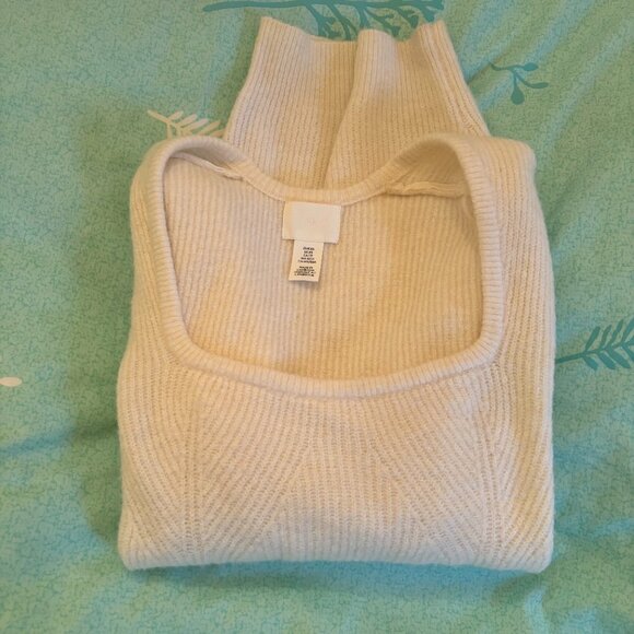 H&M White Cozy Sweater Perfect for Fall/Winter - Picture 2 of 5